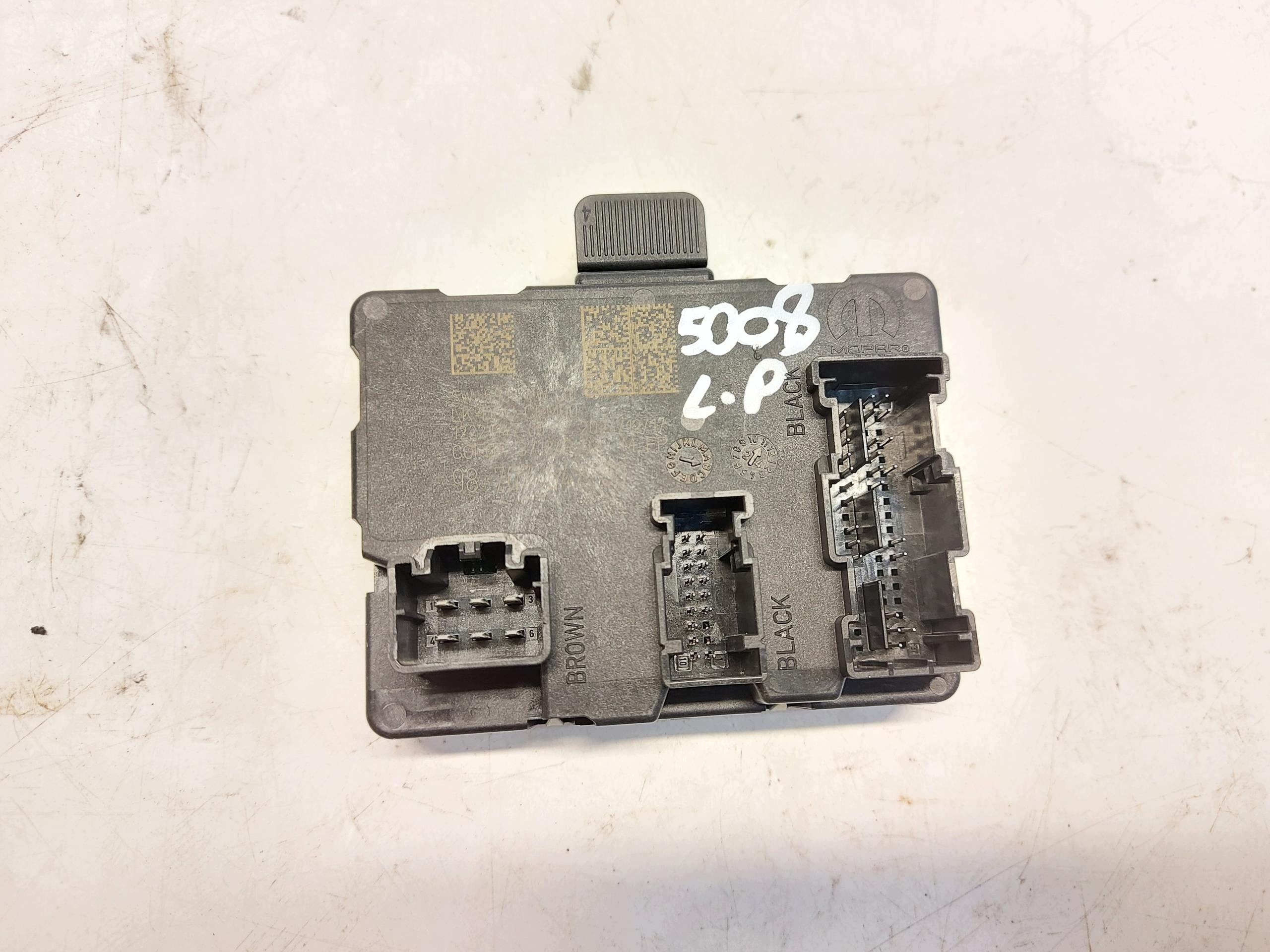 Peugeot 5008 III Türsteuergerät links vorne 9870764280 image 2