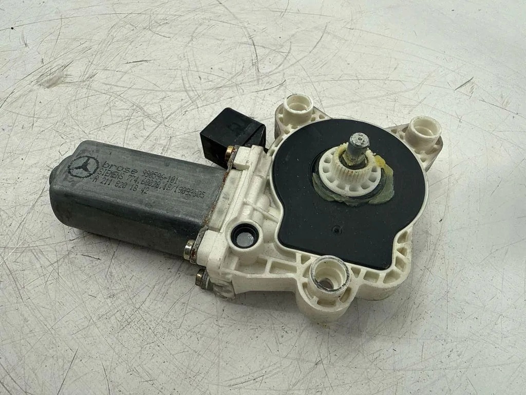Fensterheber-Motor vorne links Mercedes C (W203) 2.2L image 2