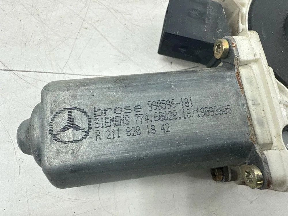Fensterheber-Motor vorne links Mercedes C (W203) 2.2L image 6