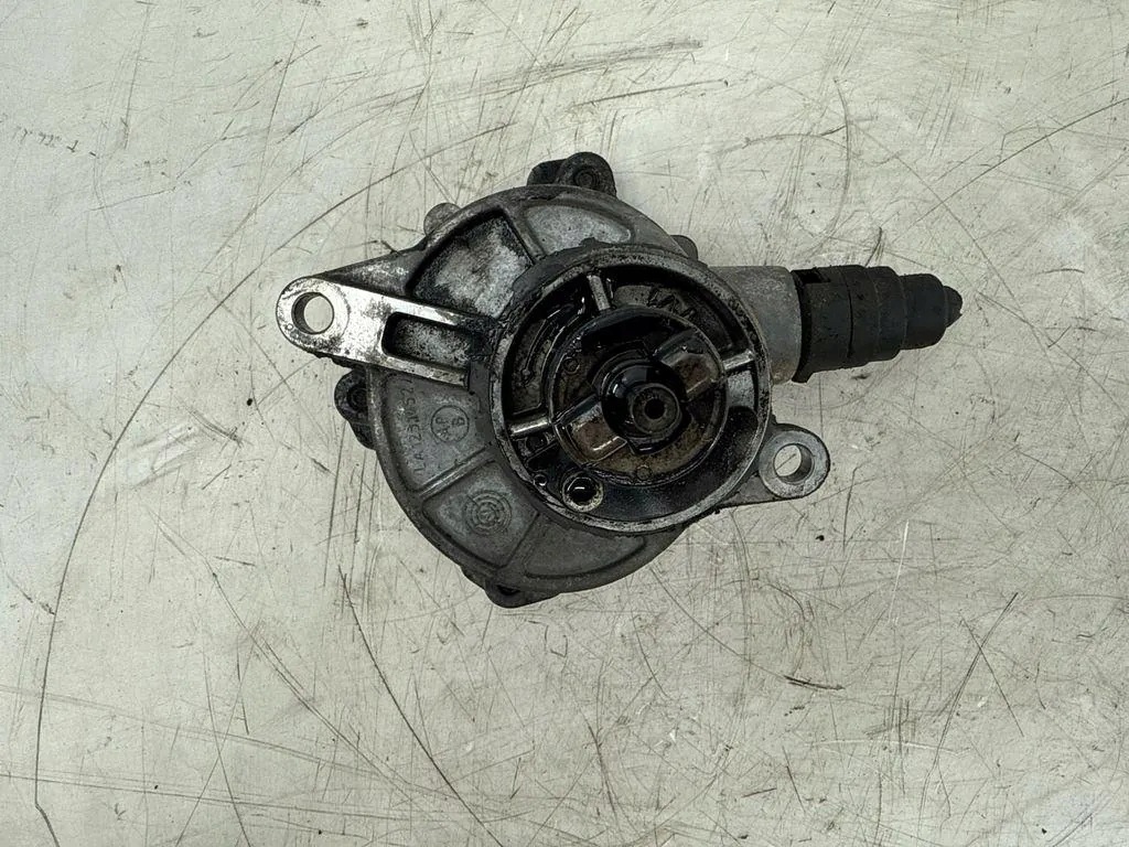 Pompe à vide Mercedes-Benz C AMG W203