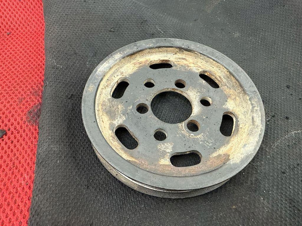 Ohjaustehostimen pumpun hihnapyörä VW Passat B5 image 2