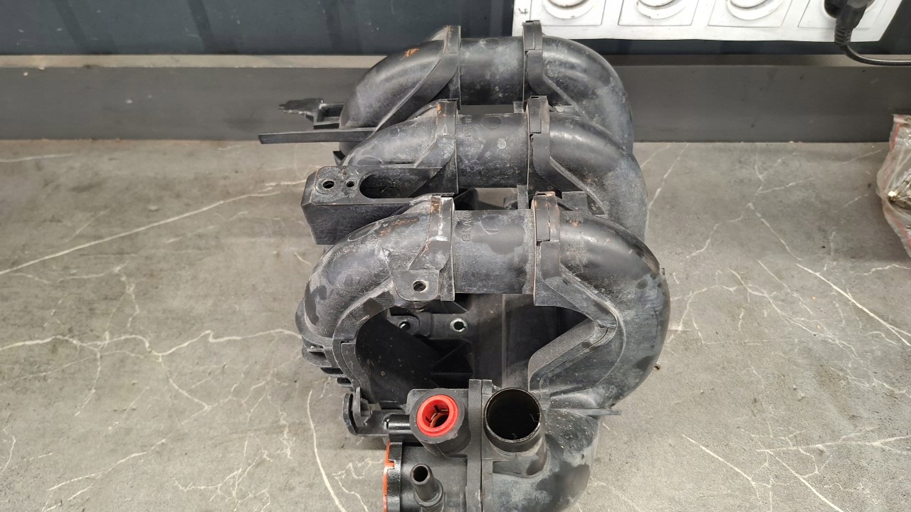 Collecteur d'admission Ford Fiesta MK8 1.1 Essence image 3