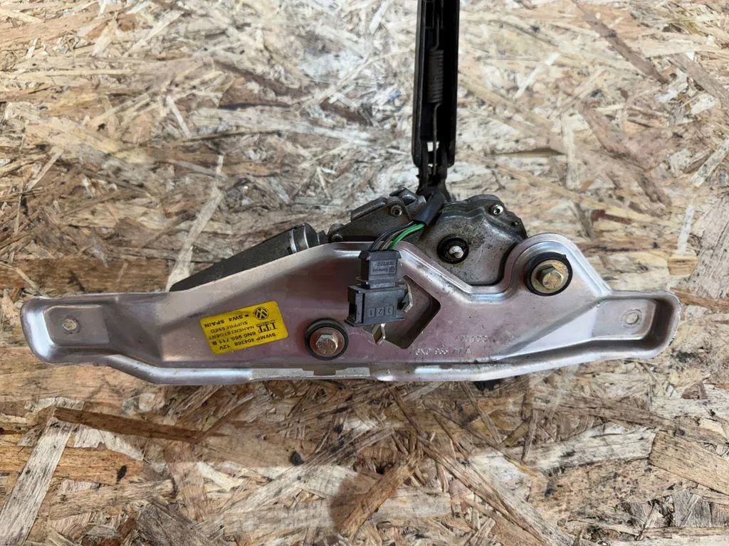 Achterruitwissermotor VW Polo 6N0955717A image 6