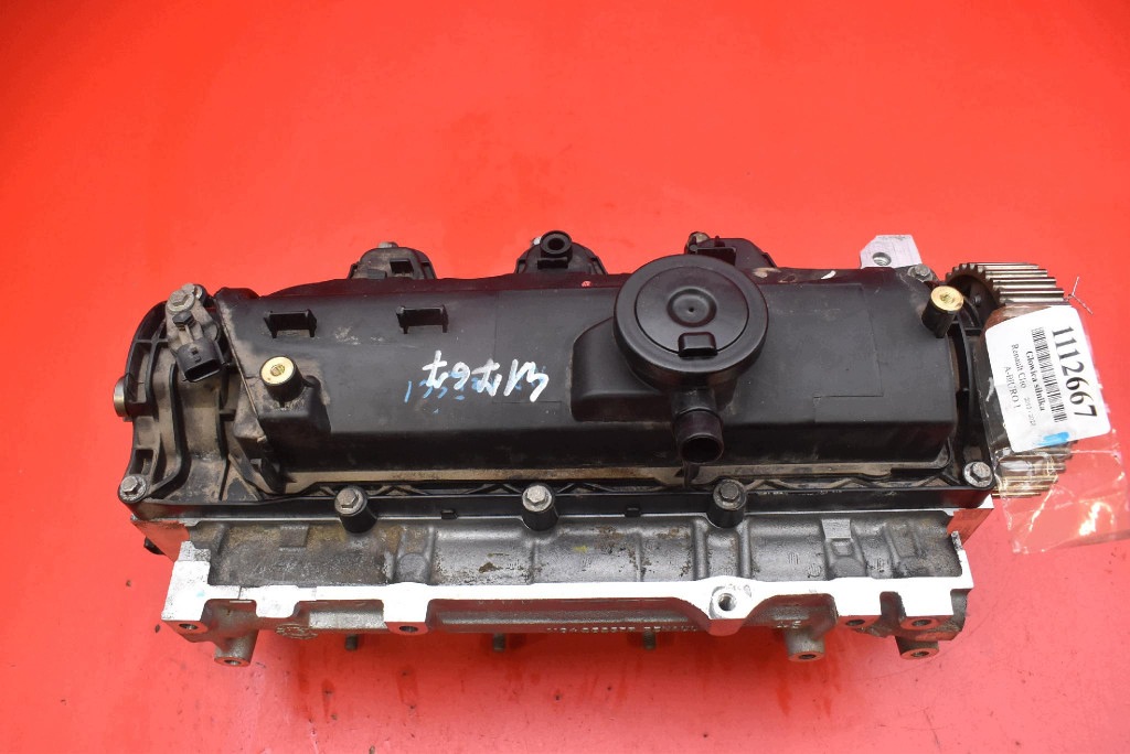Moottorin kannen 110428257R Renault Clio 4 1.5 dCi 75 hv