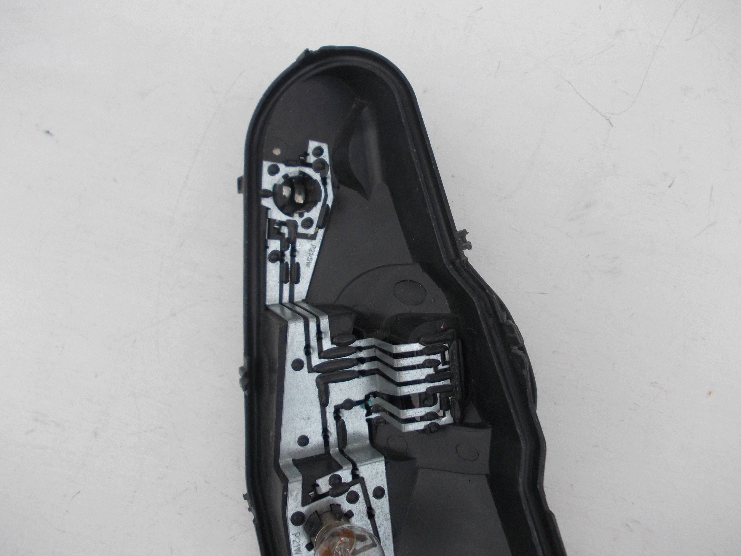 Achterlicht links Citroen C1 Peugeot 107 25689002 image 3
