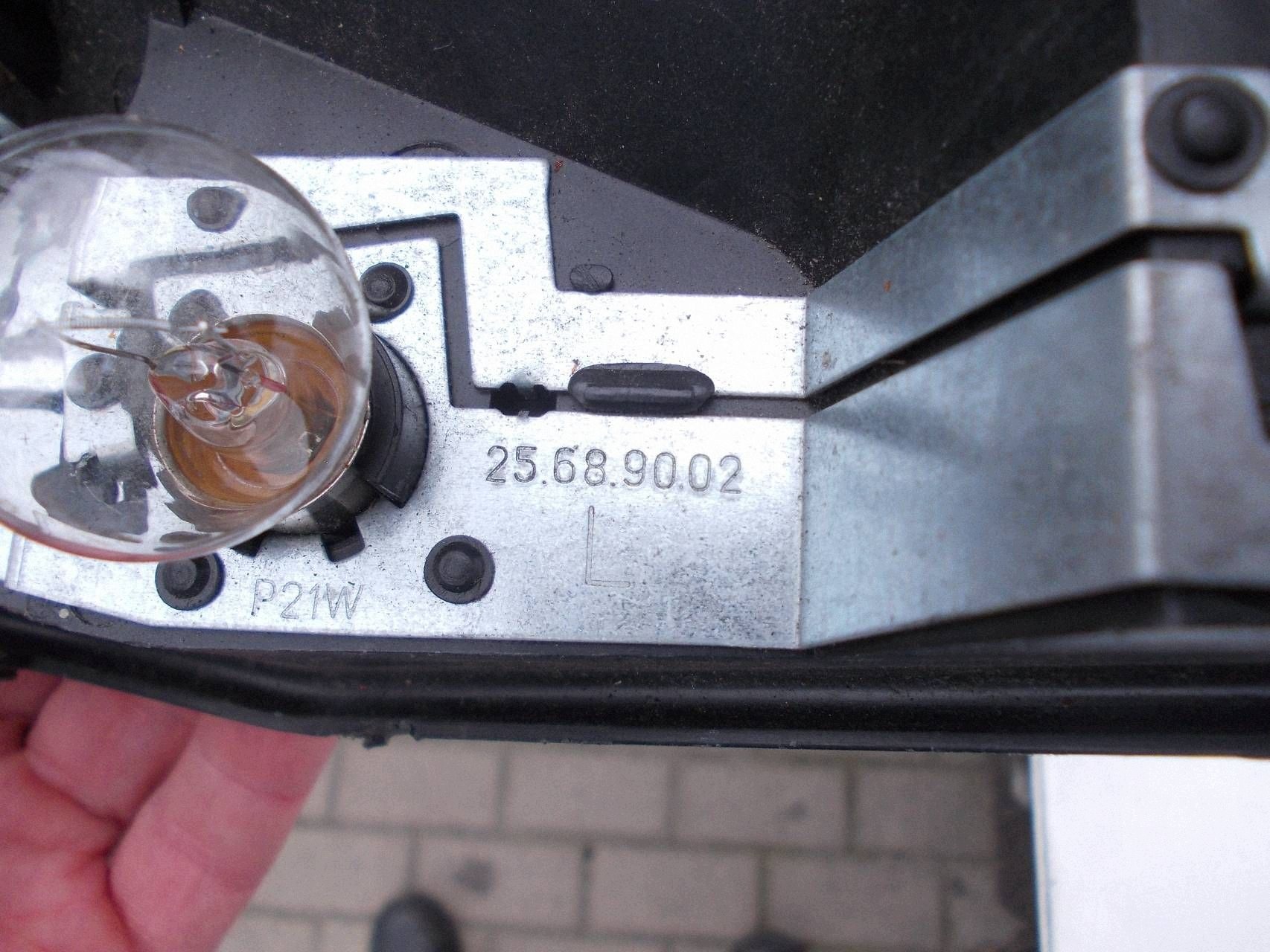 Achterlicht links Citroen C1 Peugeot 107 25689002 image 6