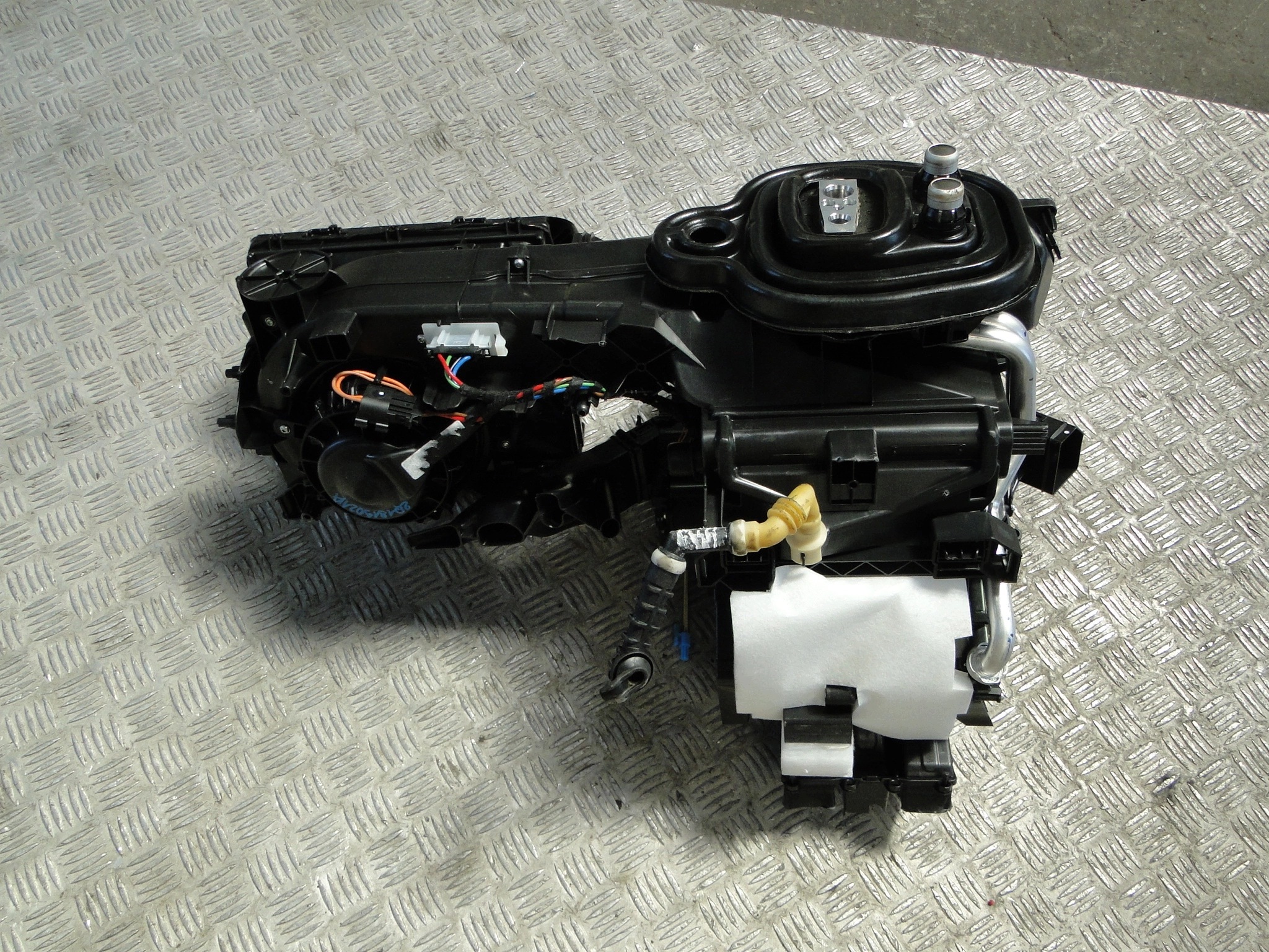 Lämmityslaitteen kenno Skoda Kamiq 2Q1816002BN image 4