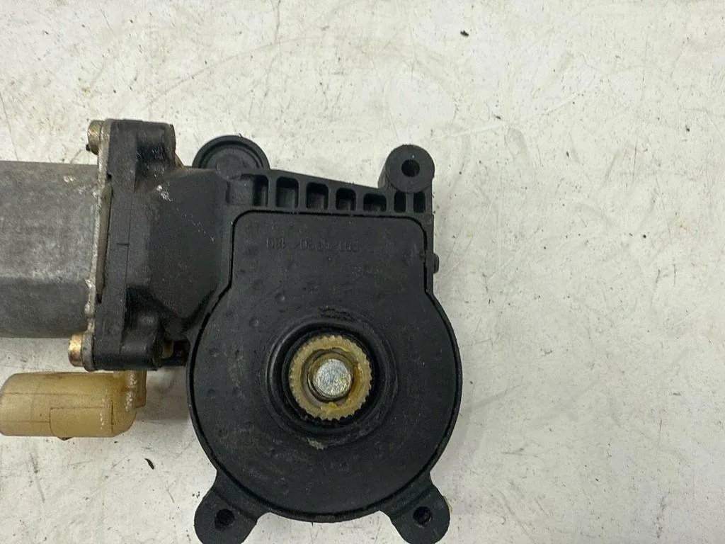 Taka szyba BMW 3 E46 119352 Oikea puoli image 3