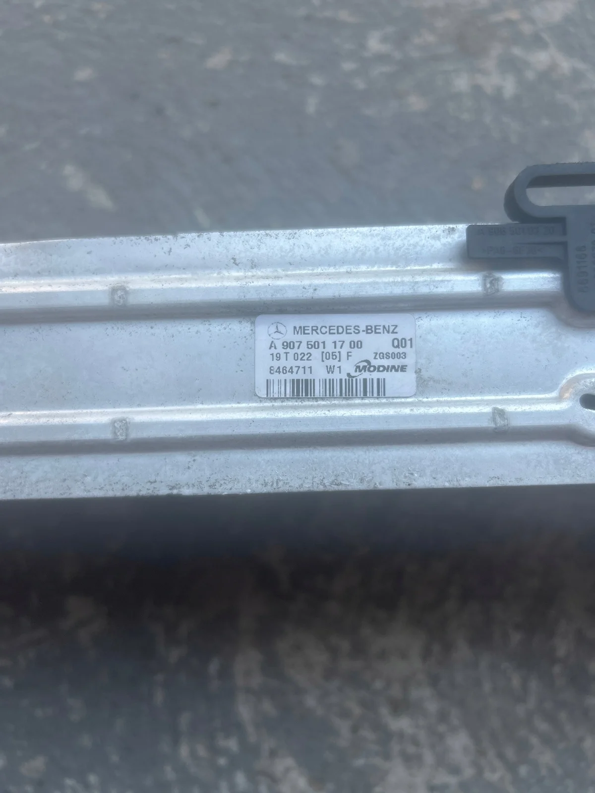 Intercooler Mercedes Sprinter W907 A9075011700 image 3