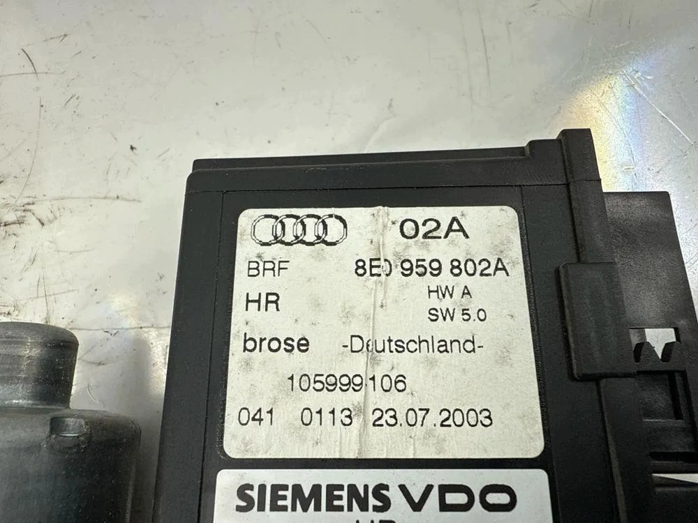 Taka oikea ikkunannostin AUDI A4 B6 2.5L image 7