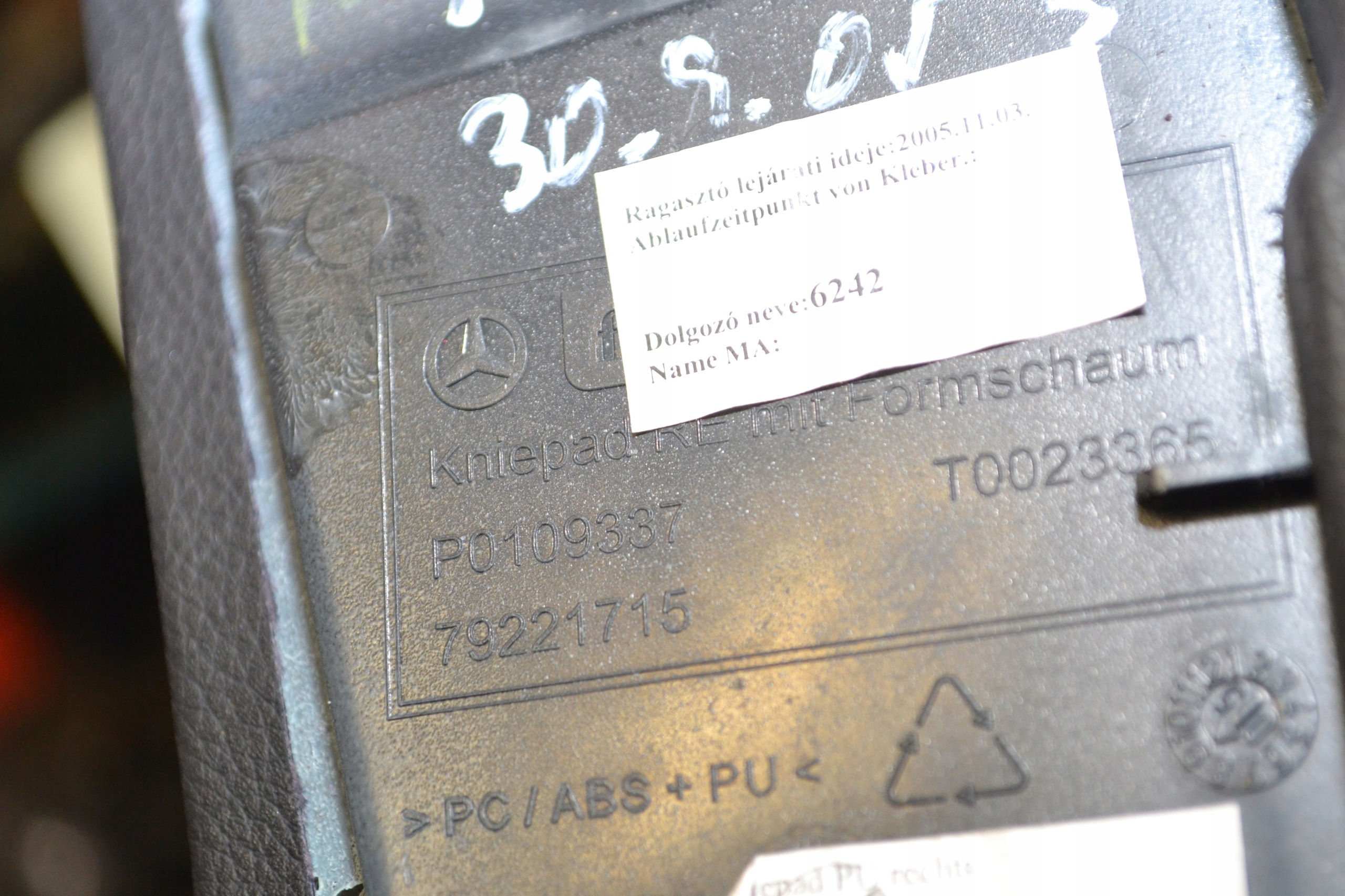 Mercedes S-Klasse W221 Console Cover Right image 6