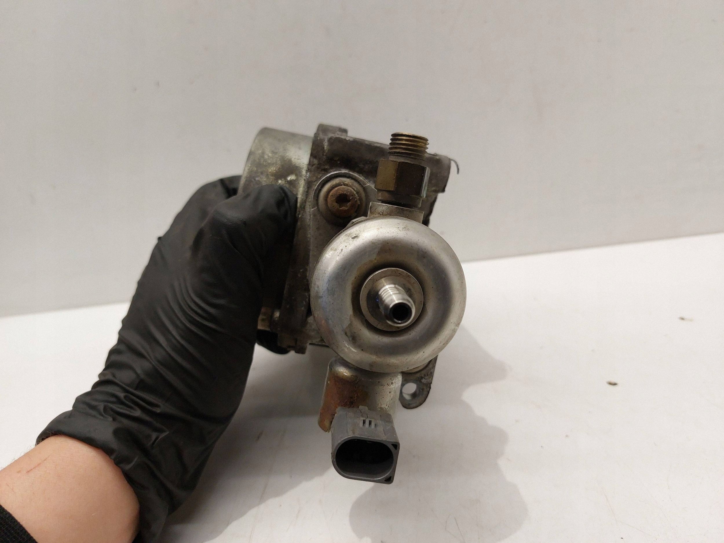 AUDI VW SKODA 1.8 TFSI Kraftstoffpumpe 06H127025E