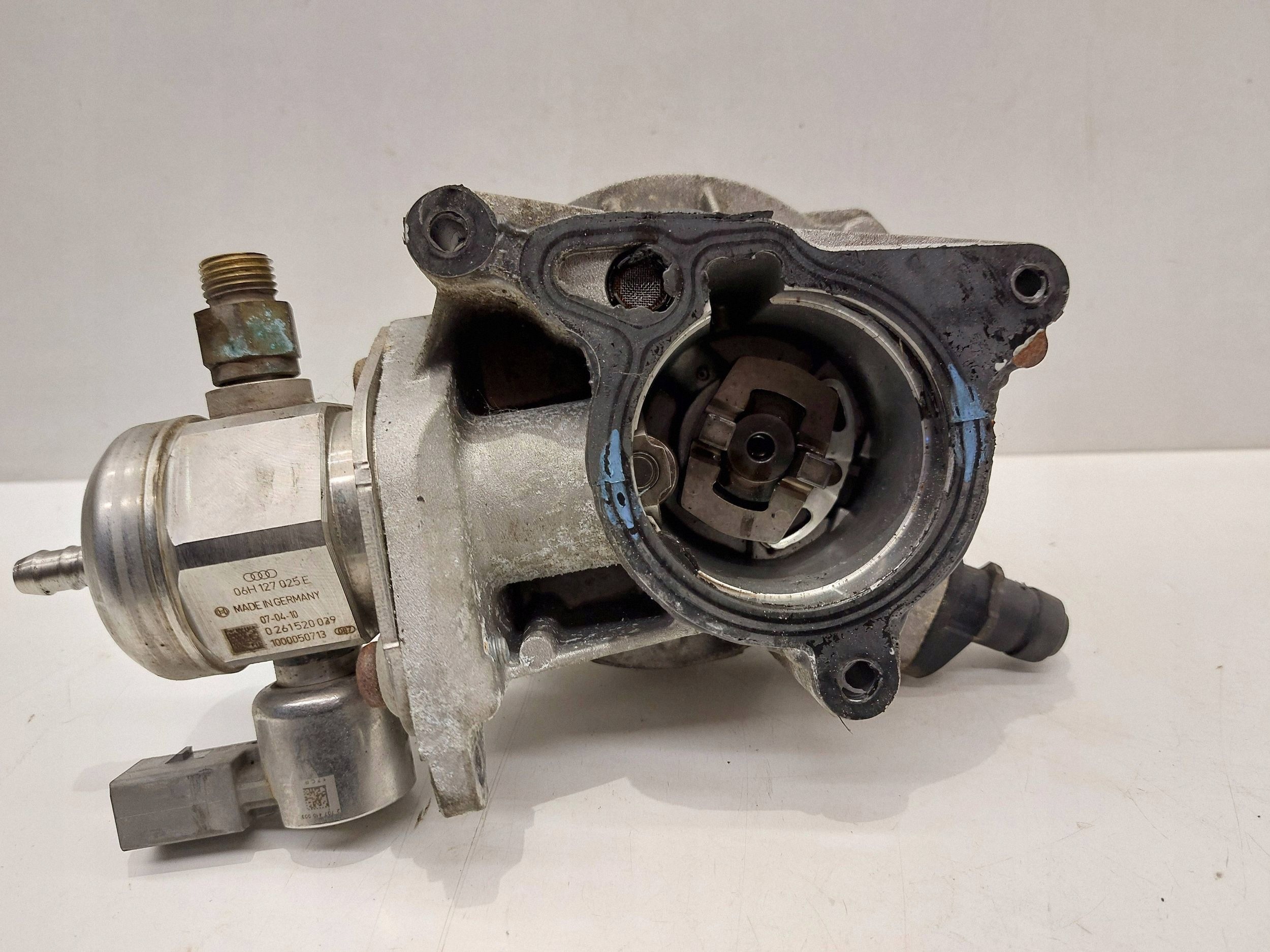 AUDI VW SKODA 1.8 TFSI Kraftstoffpumpe 06H127025E image 4