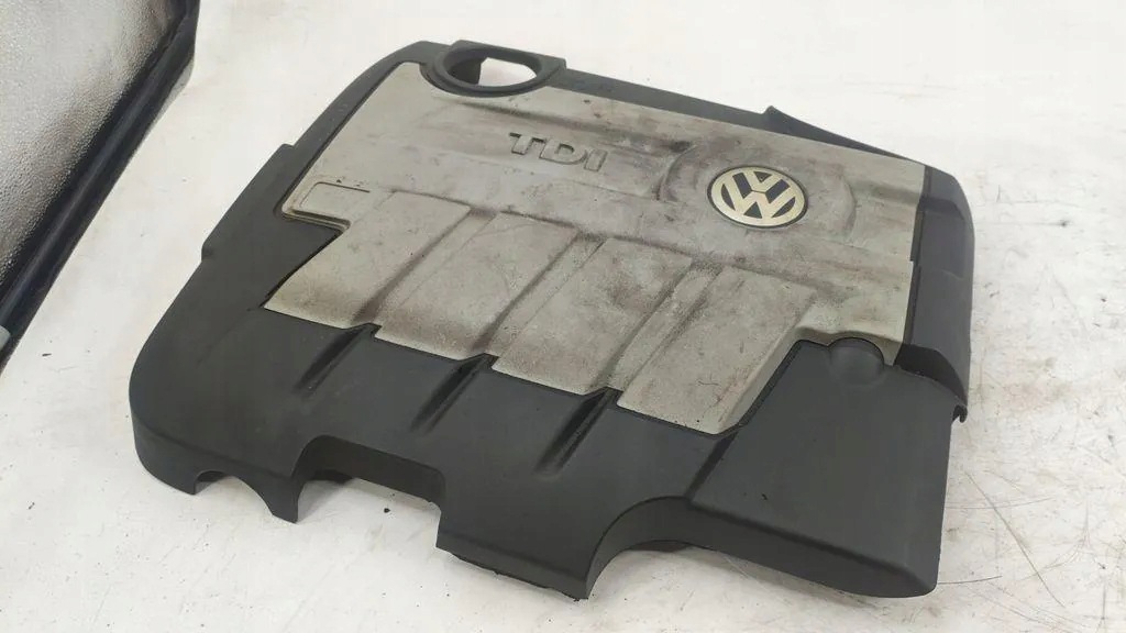 Capa Superior do Motor VW Passat Variant B6 2.0 TDI 2009 image 2