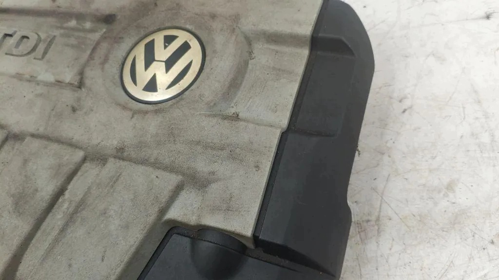 Capa Superior do Motor VW Passat Variant B6 2.0 TDI 2009 image 3