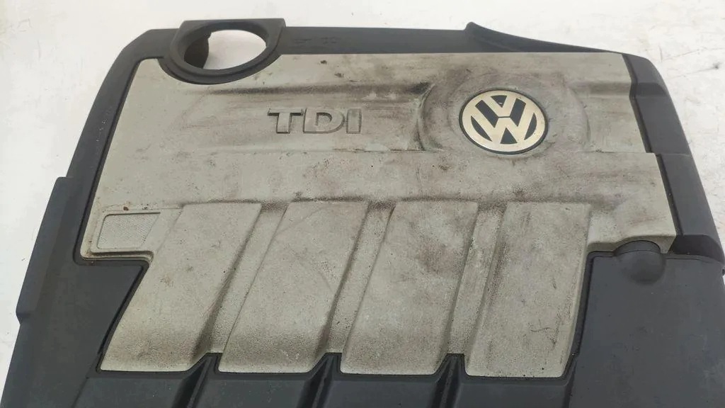 Capa Superior do Motor VW Passat Variant B6 2.0 TDI 2009 image 8