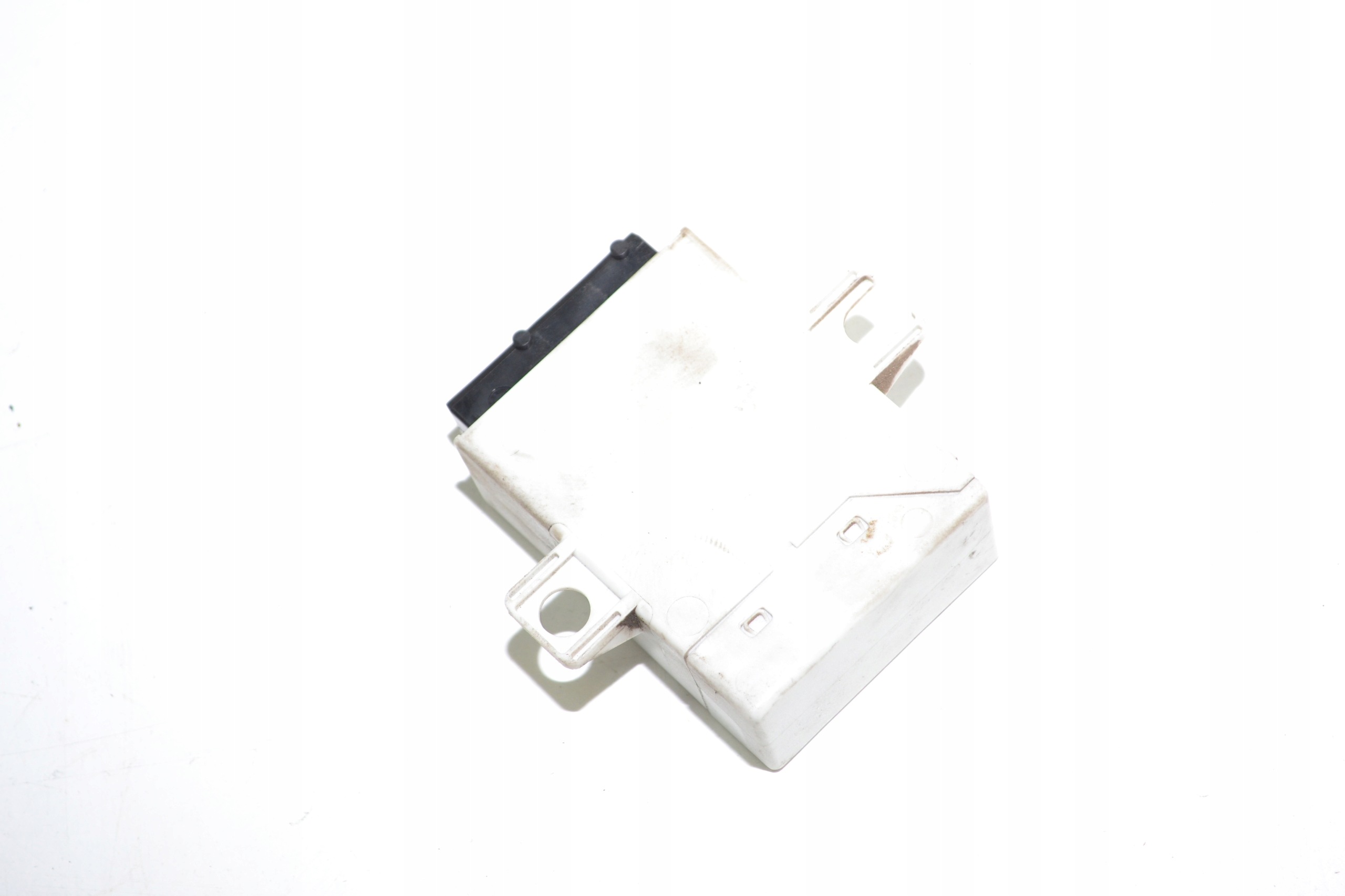 BMW 3 E46 Module feux attelage 98-01 8369019 image 3
