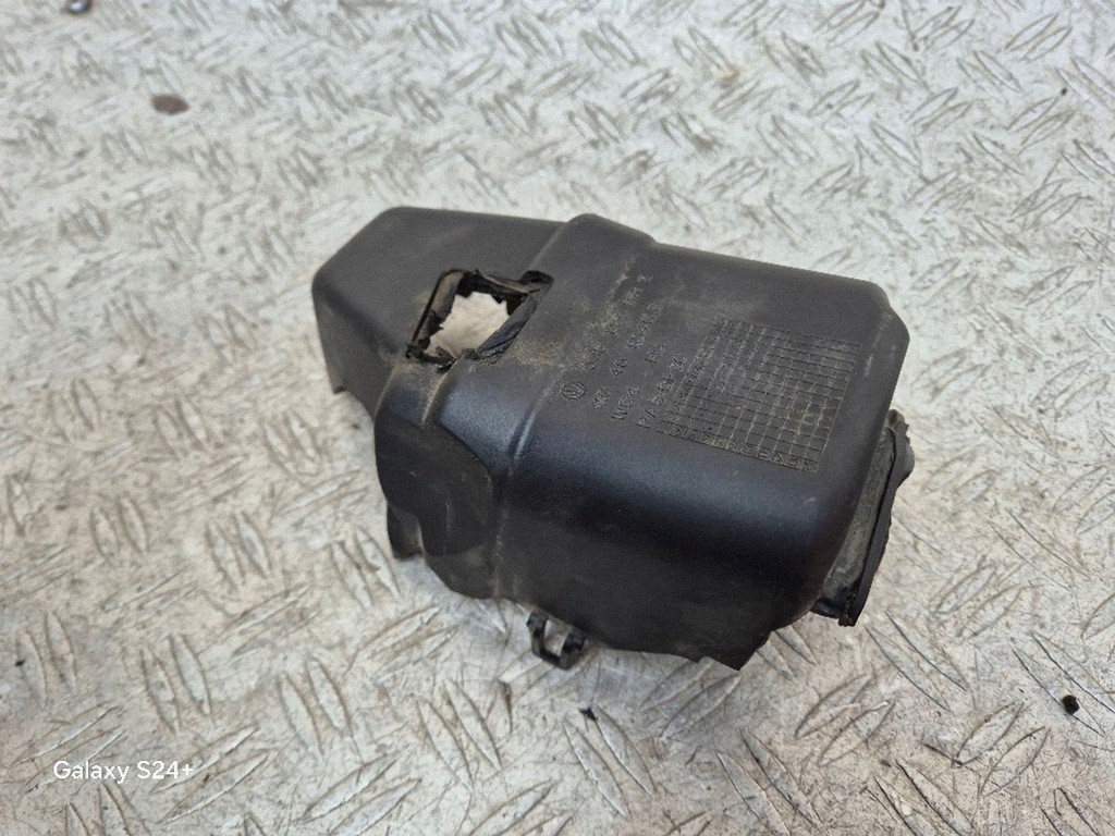 2008 VW Golf V Engine Bay Part 03C145851E Used image 3