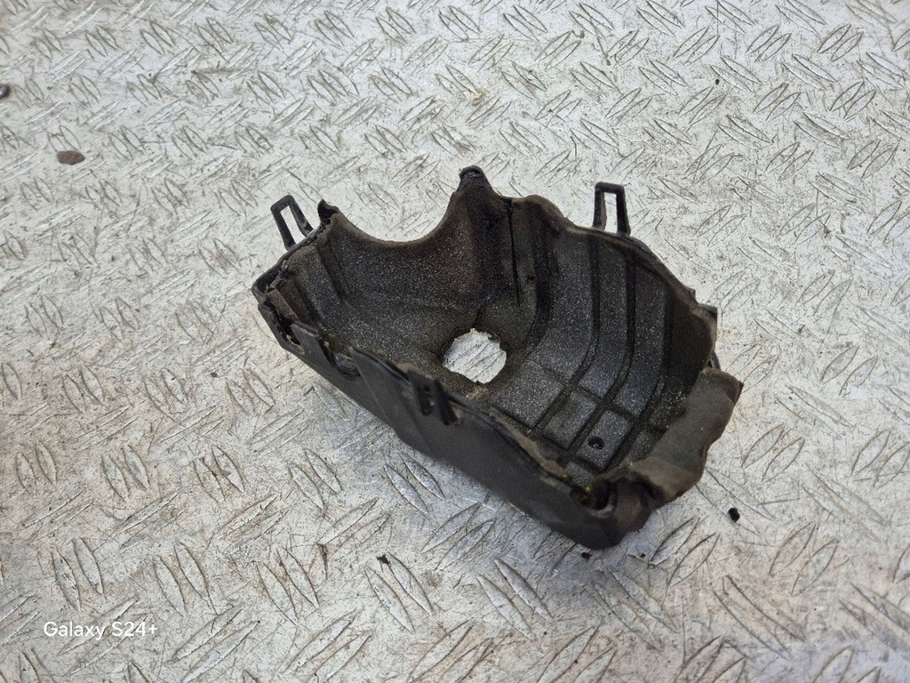 2008 VW Golf V Engine Bay Part 03C145851E Used image 5