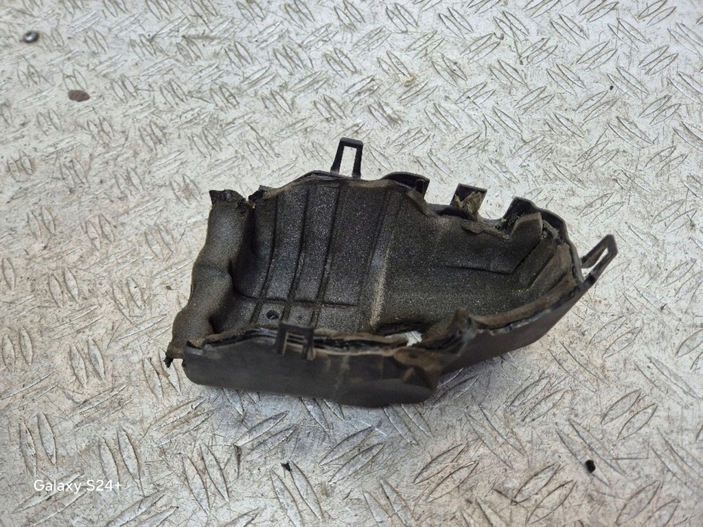 2008 VW Golf V Engine Bay Part 03C145851E Used image 6