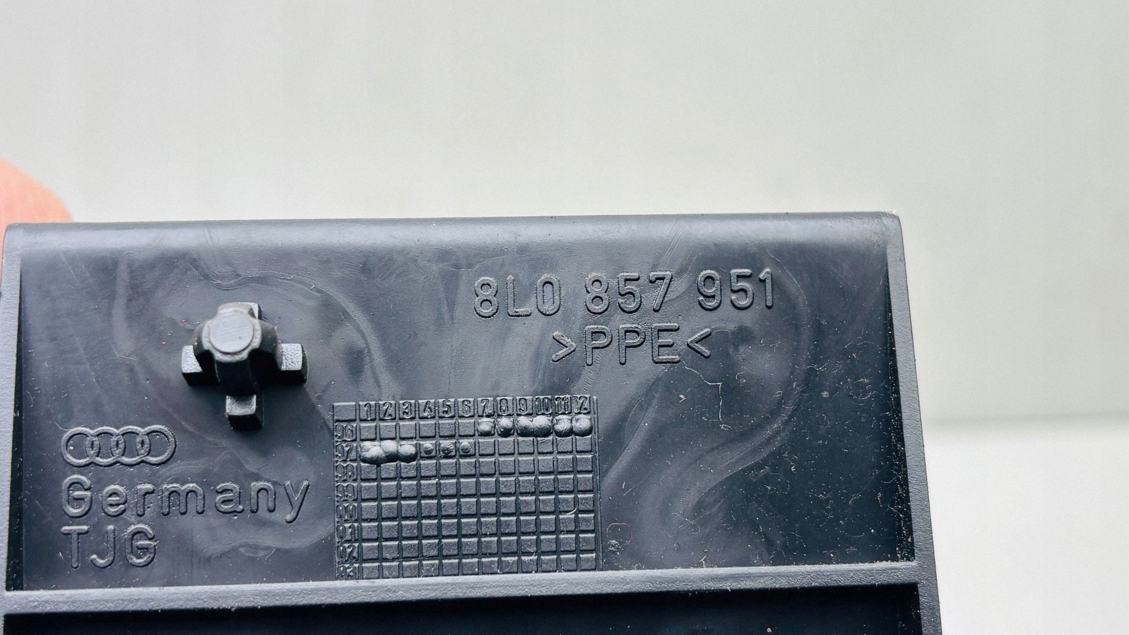 Cinzeiro Audi A3 8L 1.9 TDI OEM 8L0857951 image 5