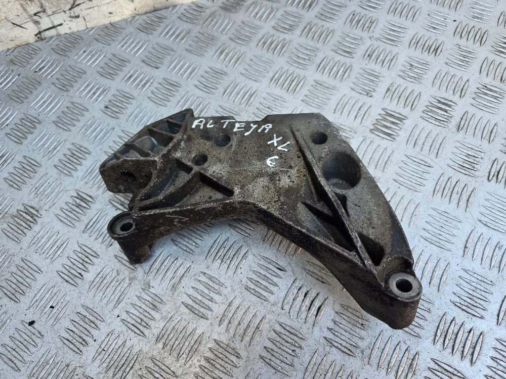 Moottorin kiinnike SEAT Altea XL 1.8 118kW 06J199207K