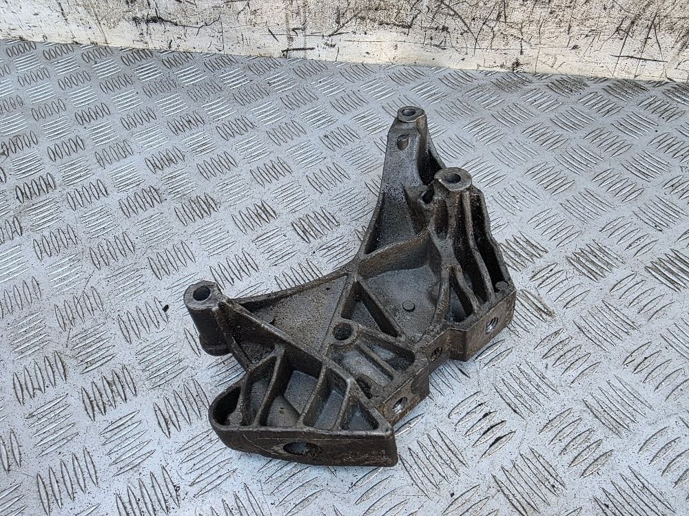 Support moteur gauche SEAT Altea XL 06J199207K image 6