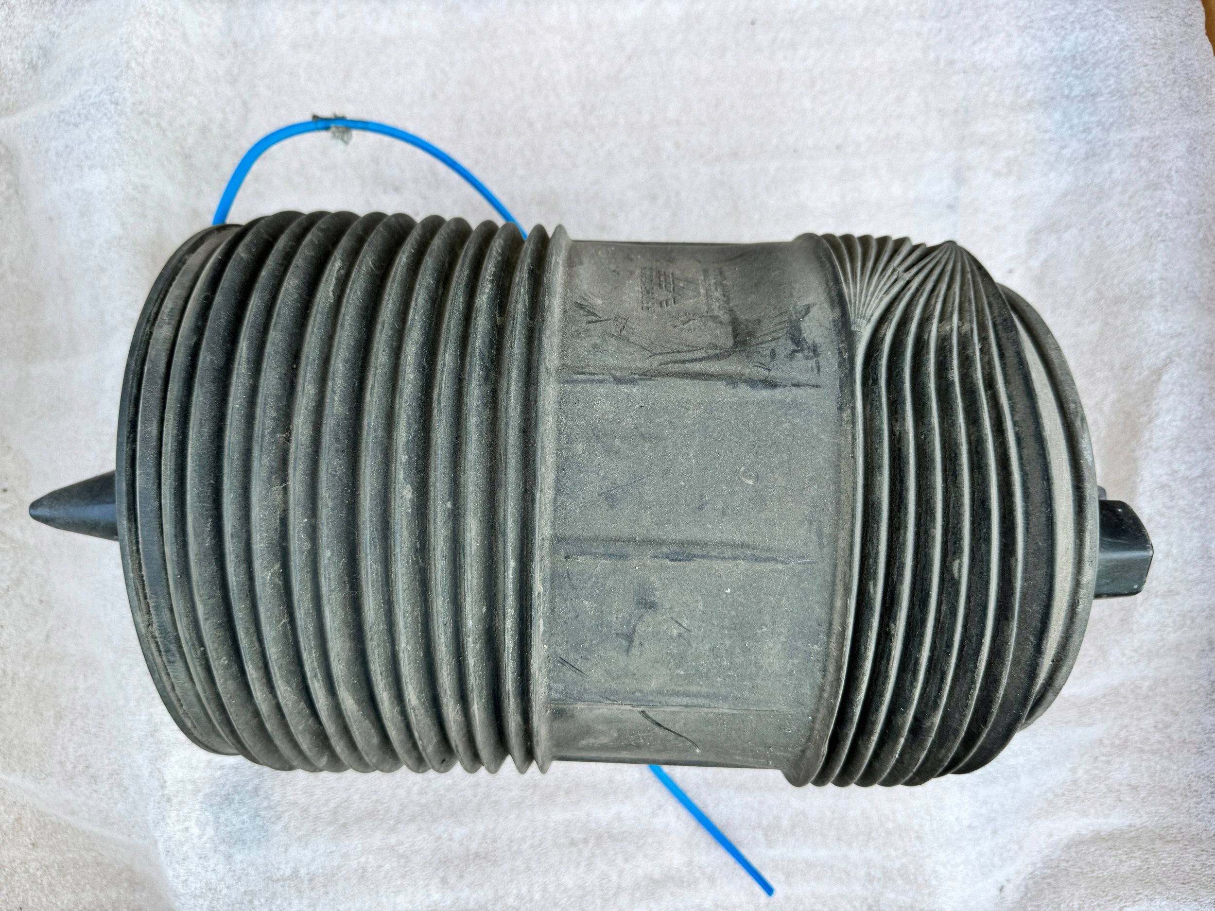 Audi Q5 SQ5 Ilmajousipalke oikea takana 80A616002G