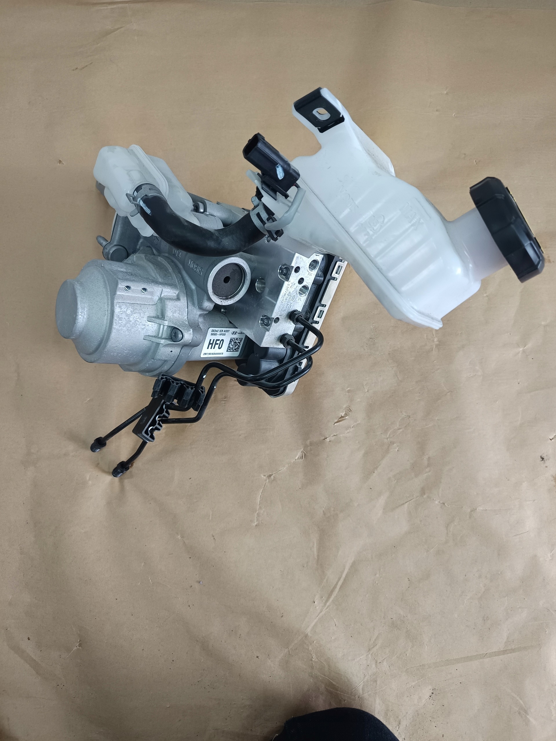 HYUNDAI KONA SX2 jarrupumpun 58500-HF000 image 2