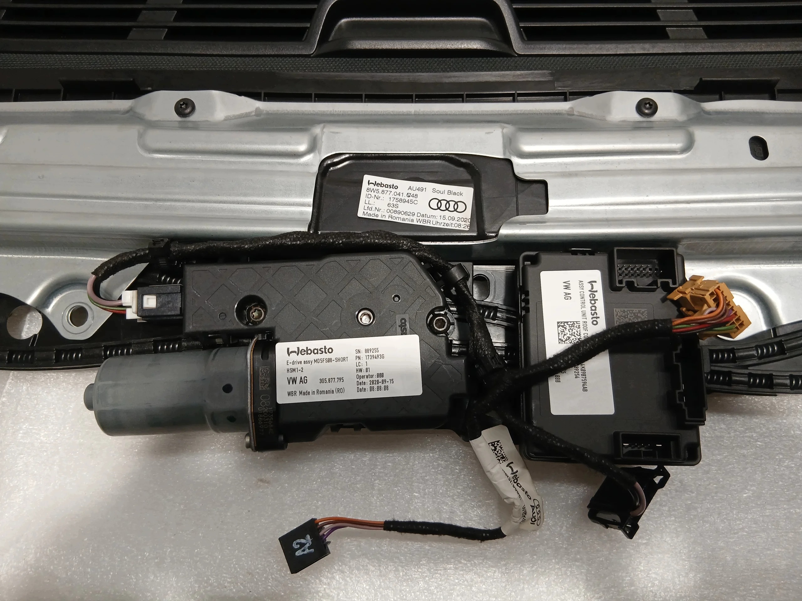 Audi A4 B9 Panorama Szyberdach 8W5877255 8W5877041 image 7