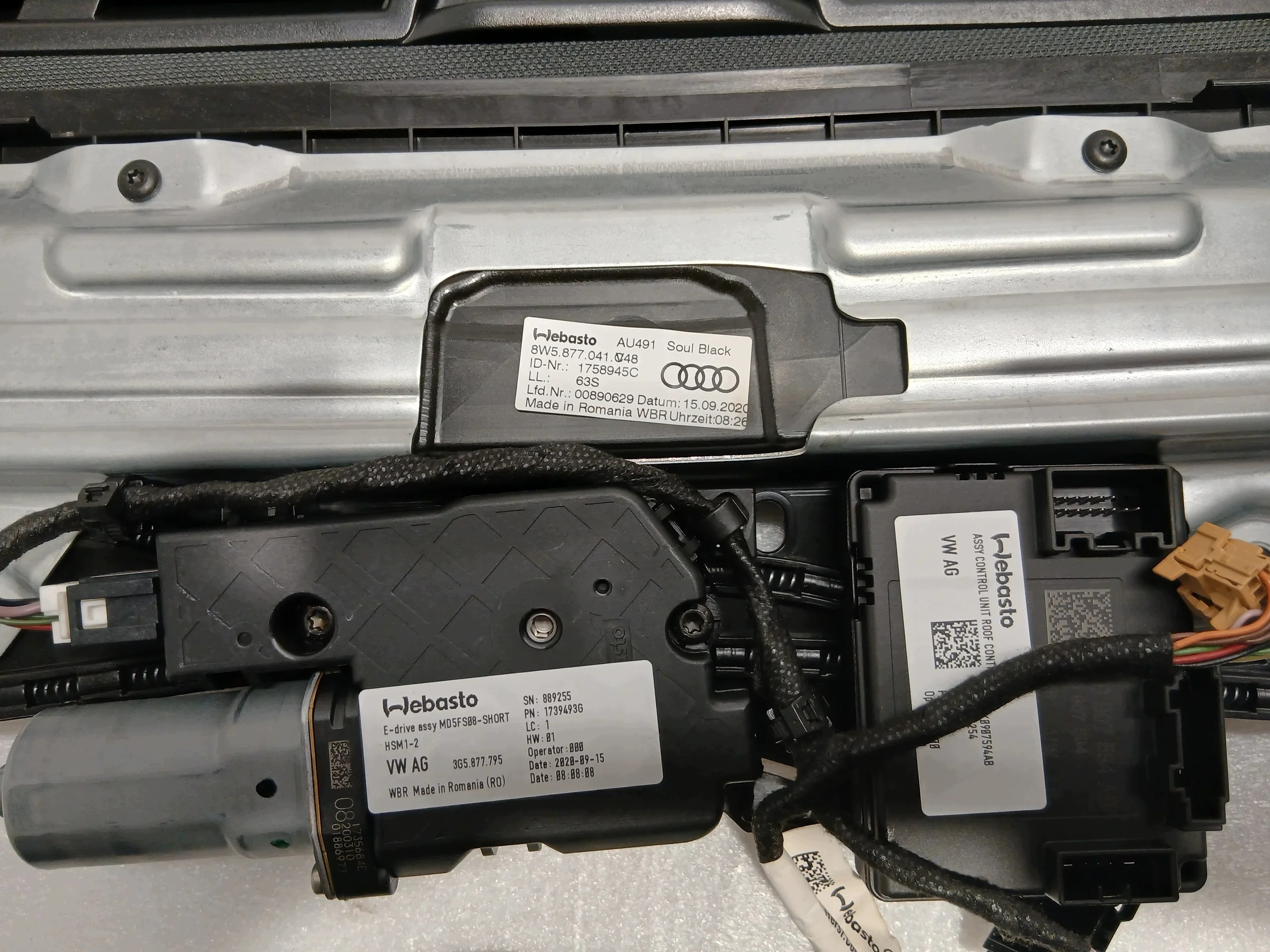 Audi A4 B9 Panorama Szyberdach 8W5877255 8W5877041 image 9