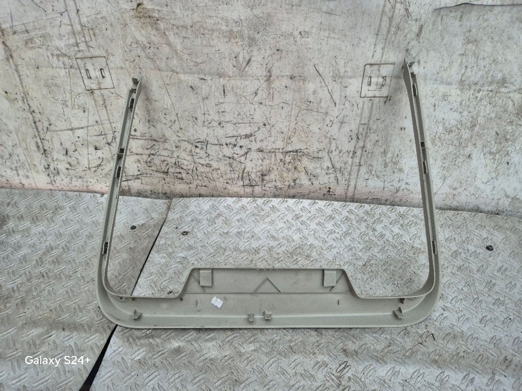 Finition couvercle coffre CHRYSLER CROSSFIRE A1936901425 image 6