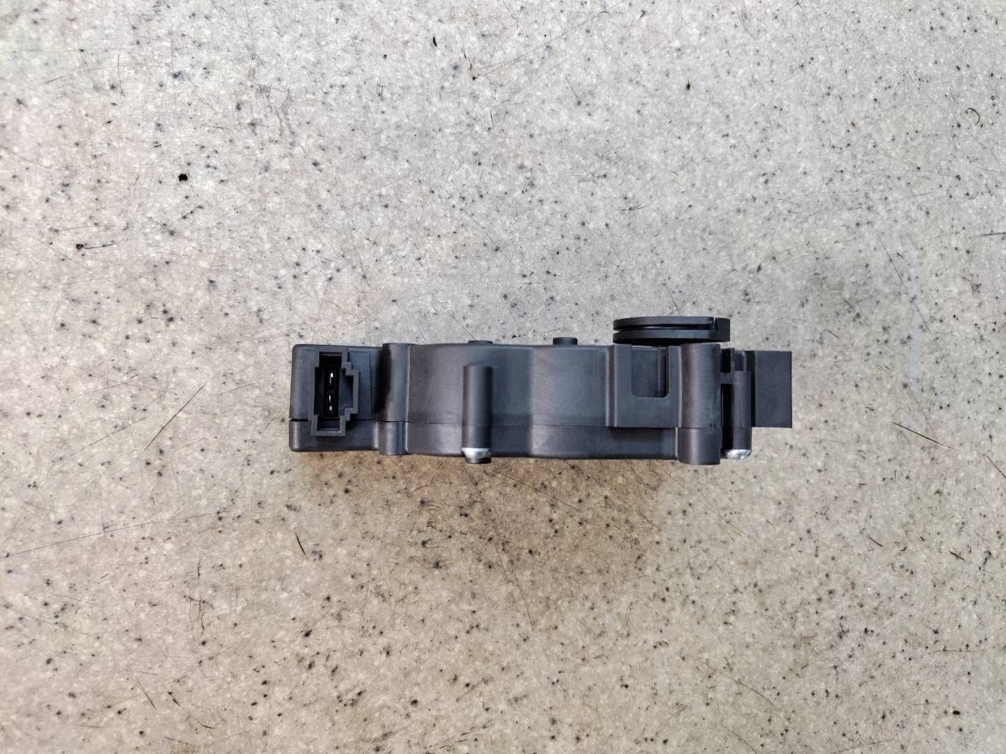 Schloss Stellmotor Kofferraumdeckel A2047500060 Mercedes CLS W218 image 3