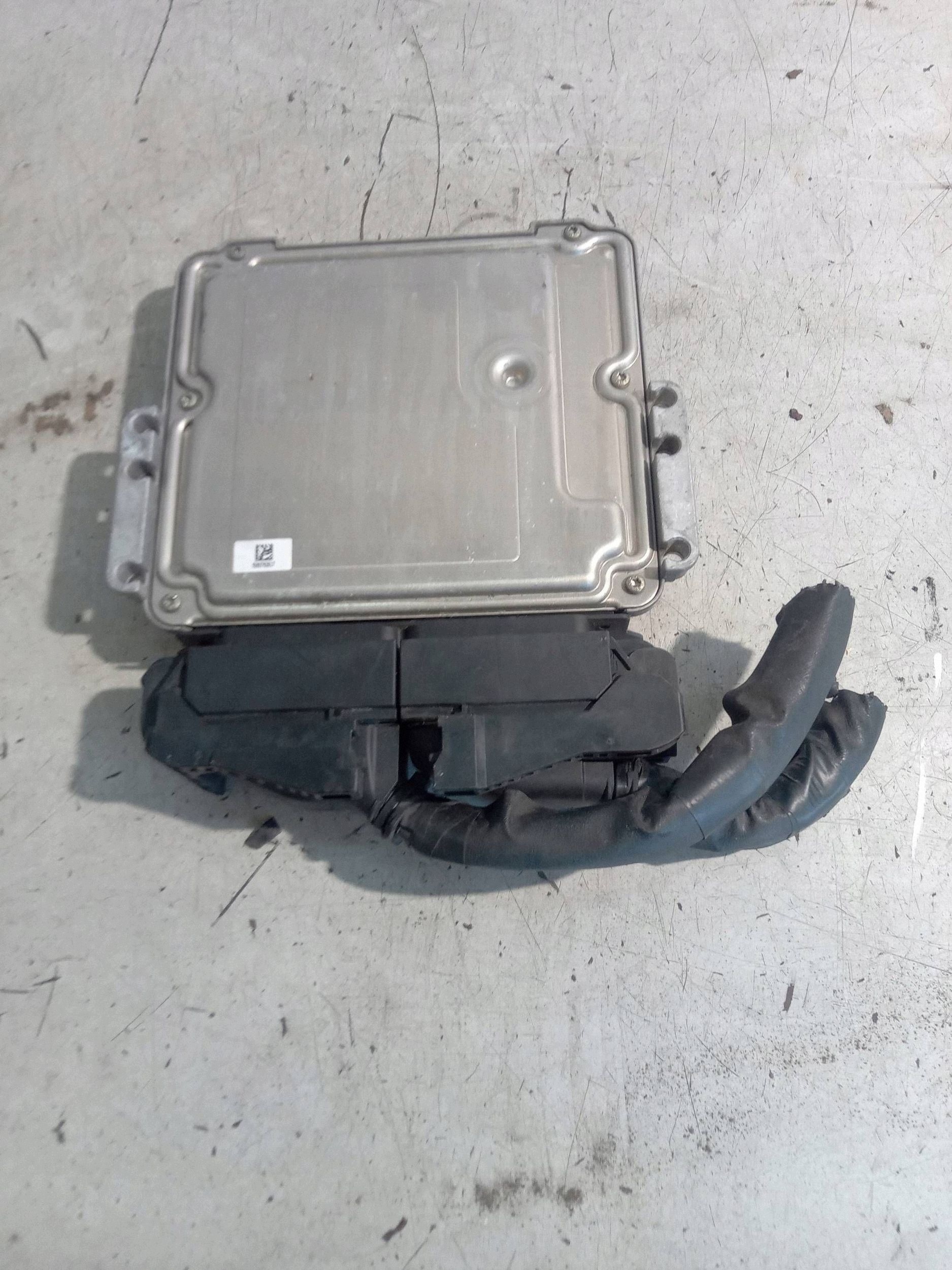 KIA CARENS IV ECU Engine Control Unit 1.7 CRDI 39150-2A525
