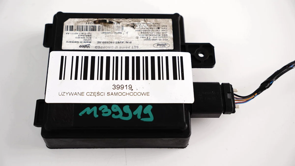 Capteur d'angle mort Ford C-MAX MK2 AV6T-14C689-AE