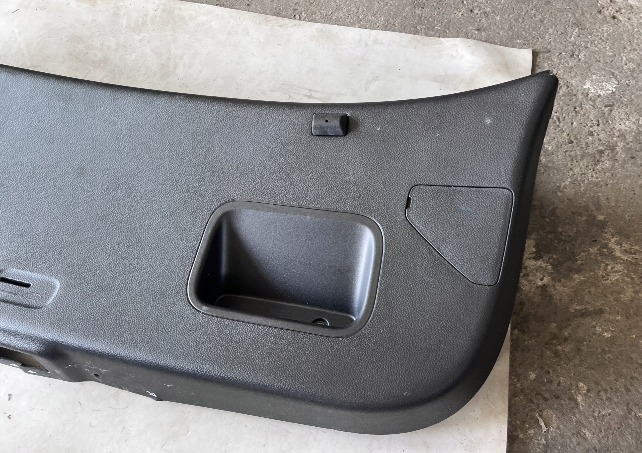 KIA STONIC 17- Garniture de coffre (81750-H8400) image 4