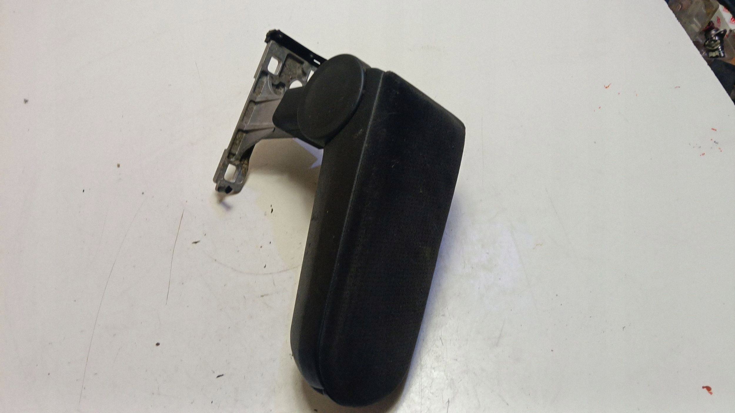 Accoudoir VW Passat B5 3B0864207F image 2