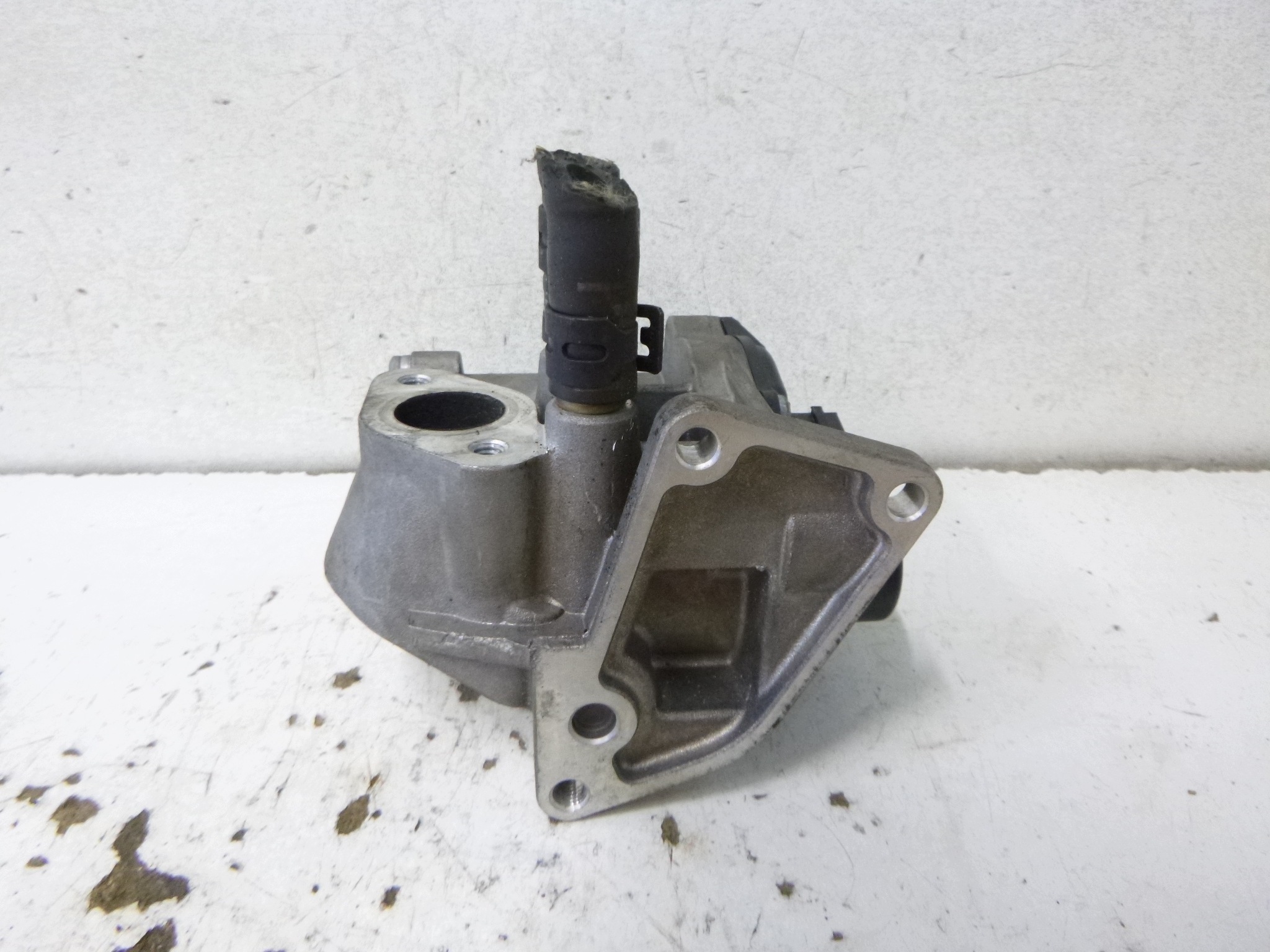 Válvula EGR Usada VW Golf 5 Touran A3 1.6 8V image 3