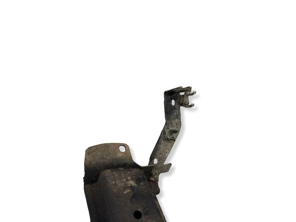 Etupuskurin alaosa RENAULT MEGANE II Farmari 8200197451