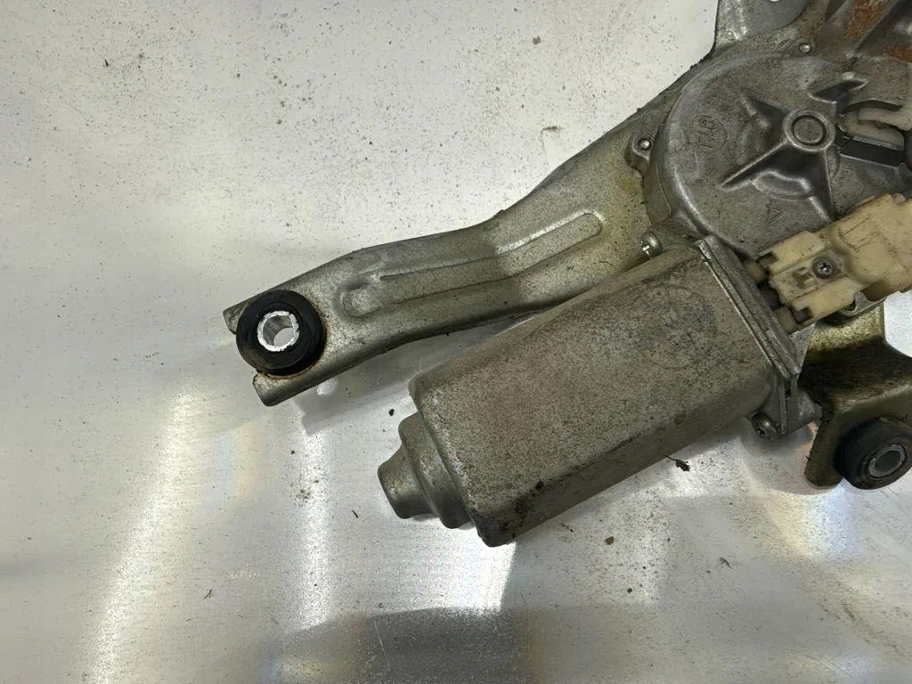 Honda Accord 2005 Heckwischermotor OEM 34952581 image 5