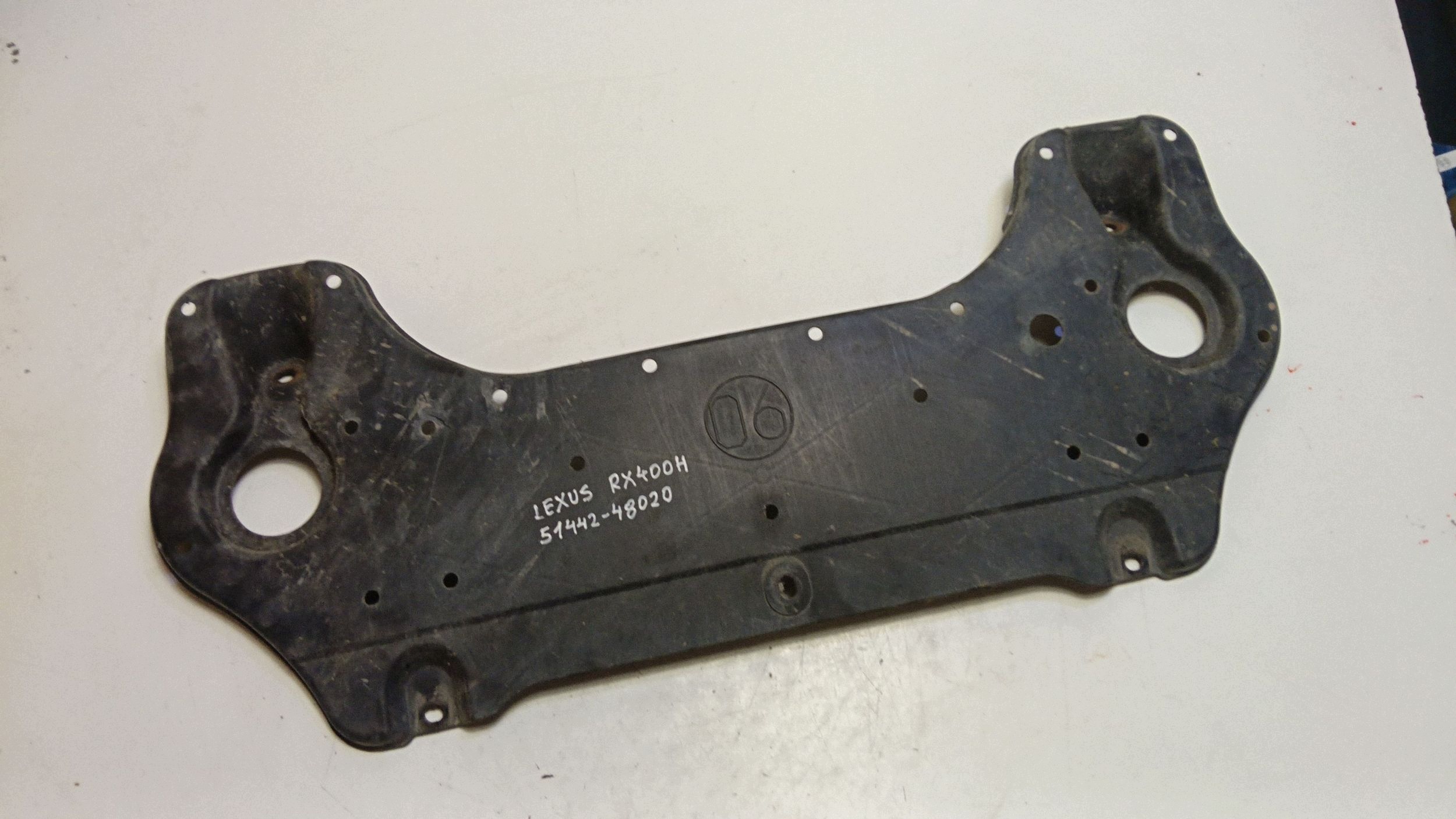 Motorunderskydd Lexus RX 330/350/400H 5144348020 image 2