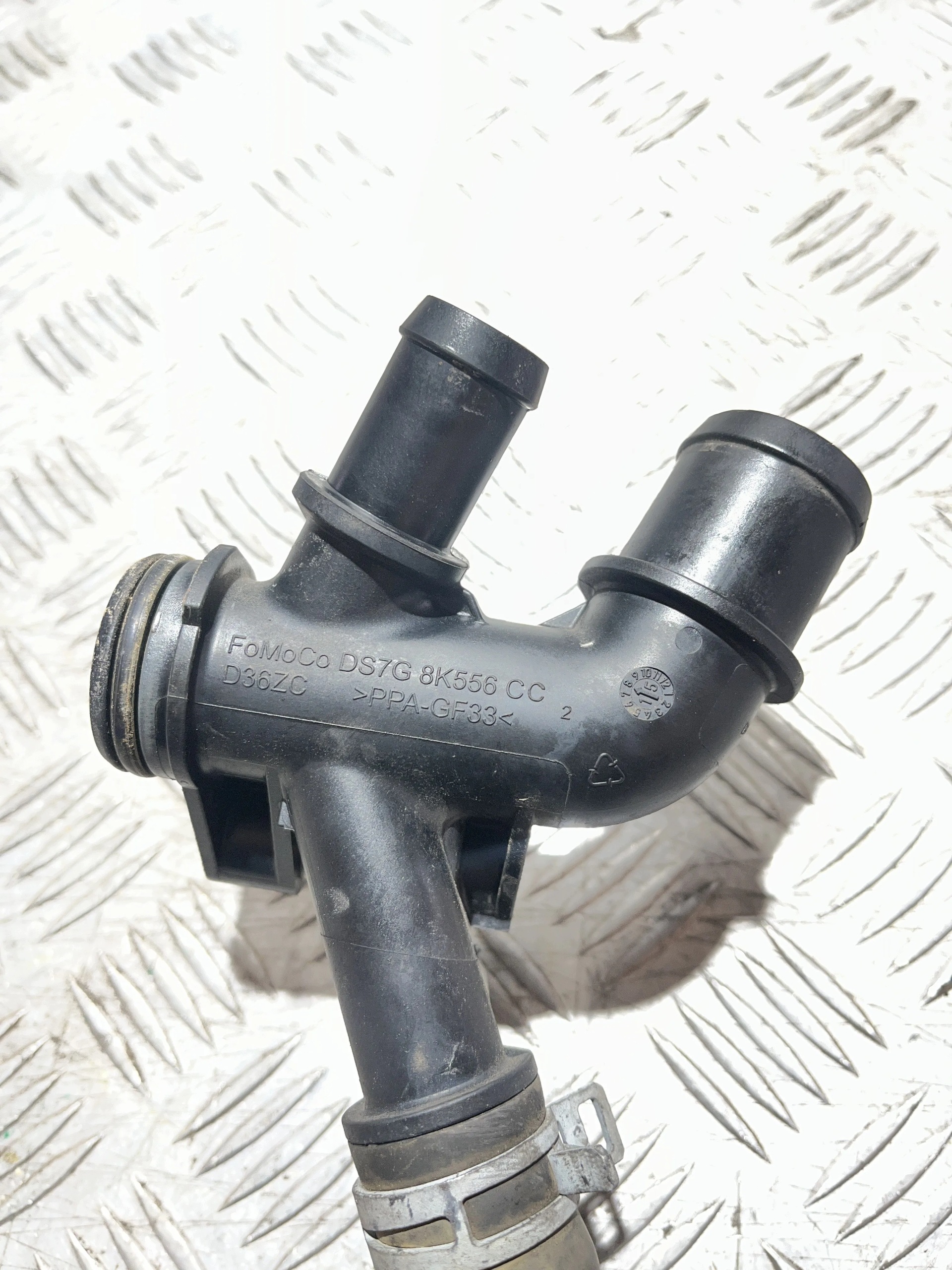 Water Outlet Ford Kuga MK2 1.5 EcoBoost DS7G-8K556-CC