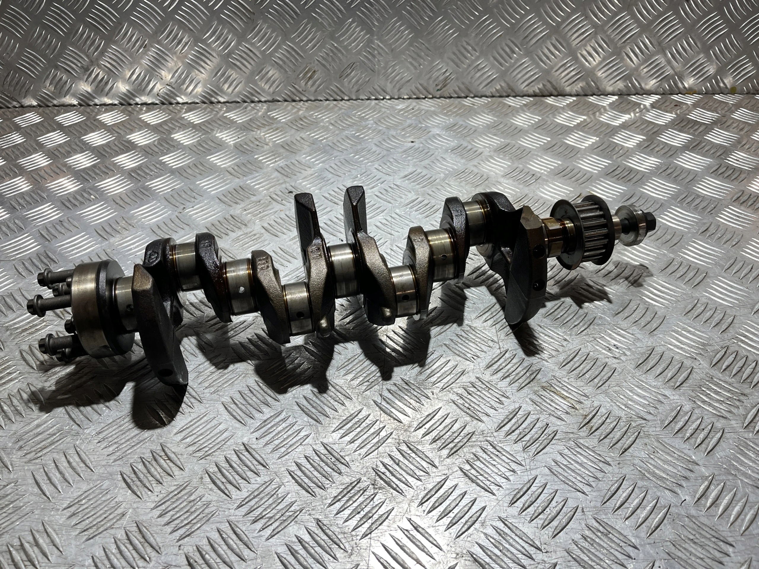 Ford OE DS7G-6303-AC Kampiakseli