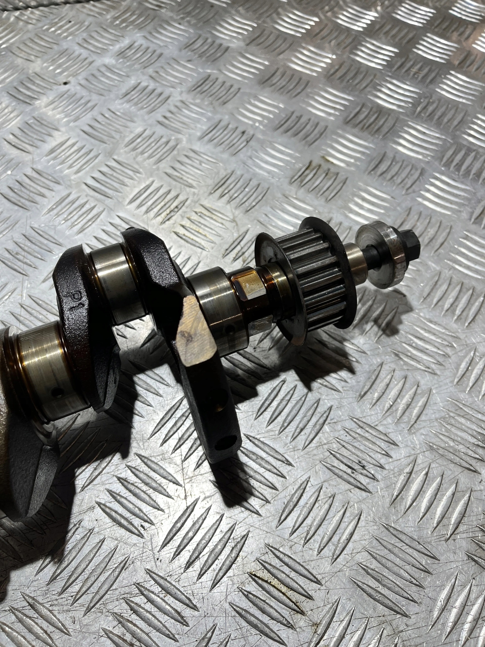 Ford OE DS7G-6303-AC Kampiakseli image 6