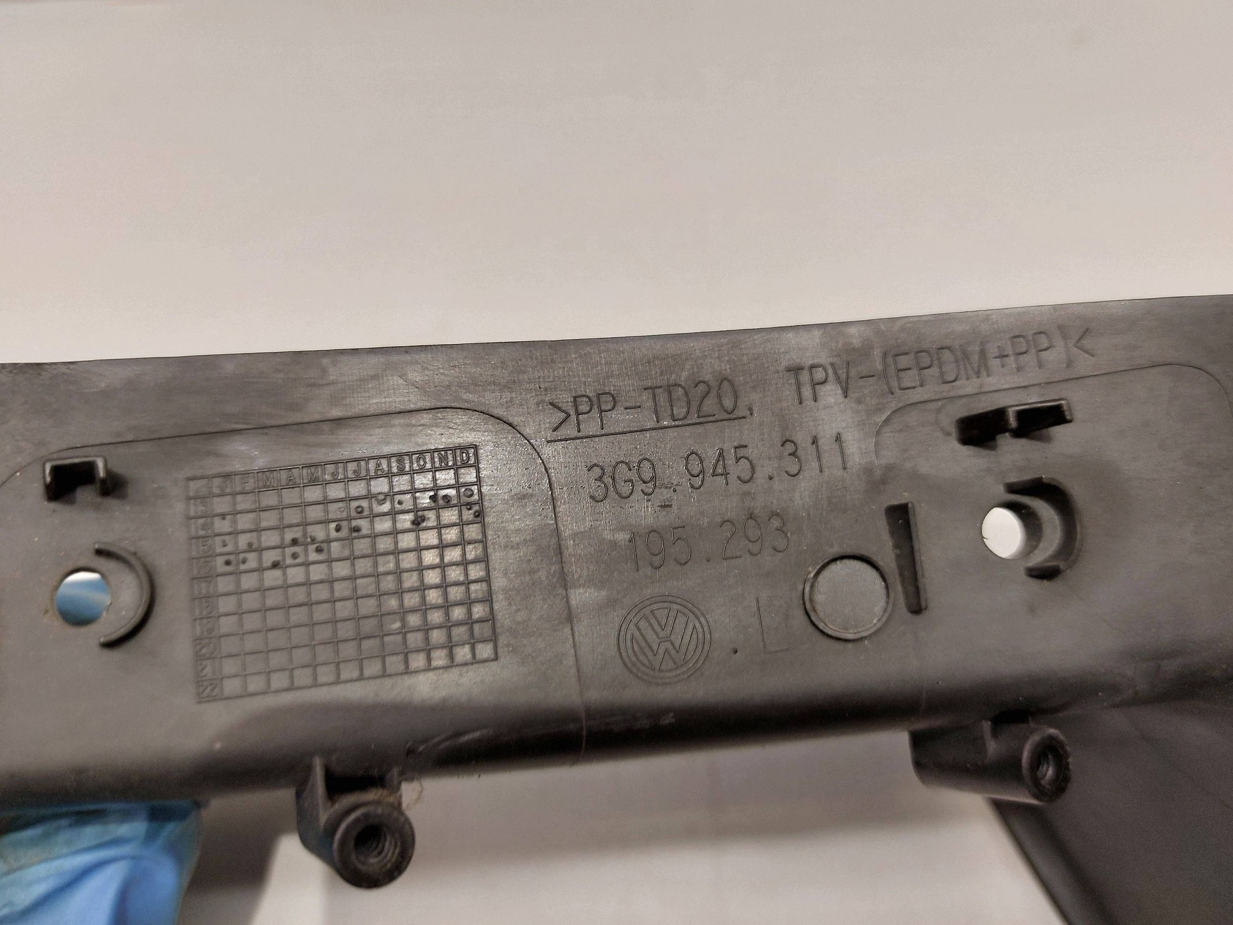 Feu arrière gauche VW Passat B8 3G9945311 image 3