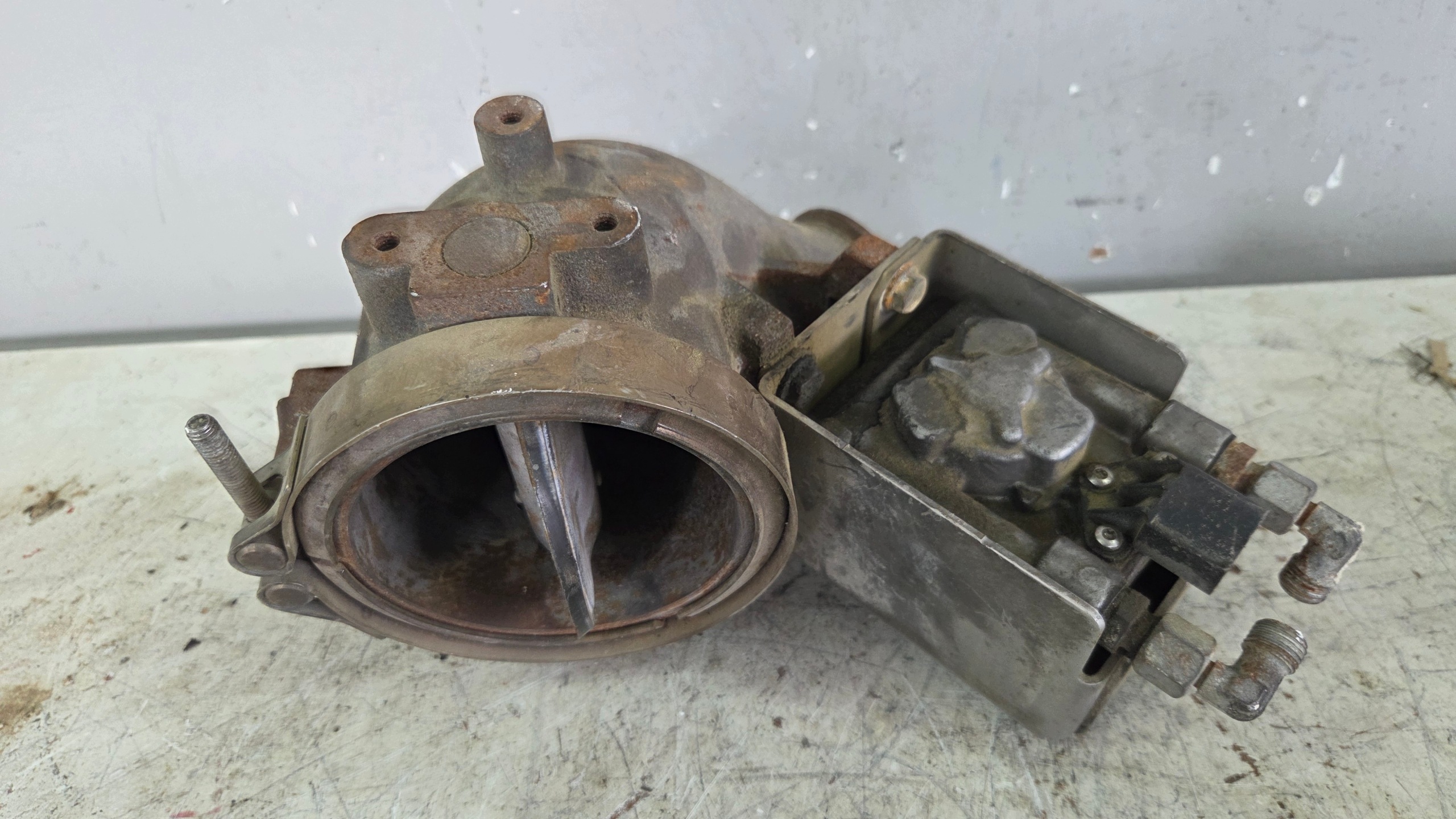 Soupape EGR Iveco Stralis 5801561933 image 4