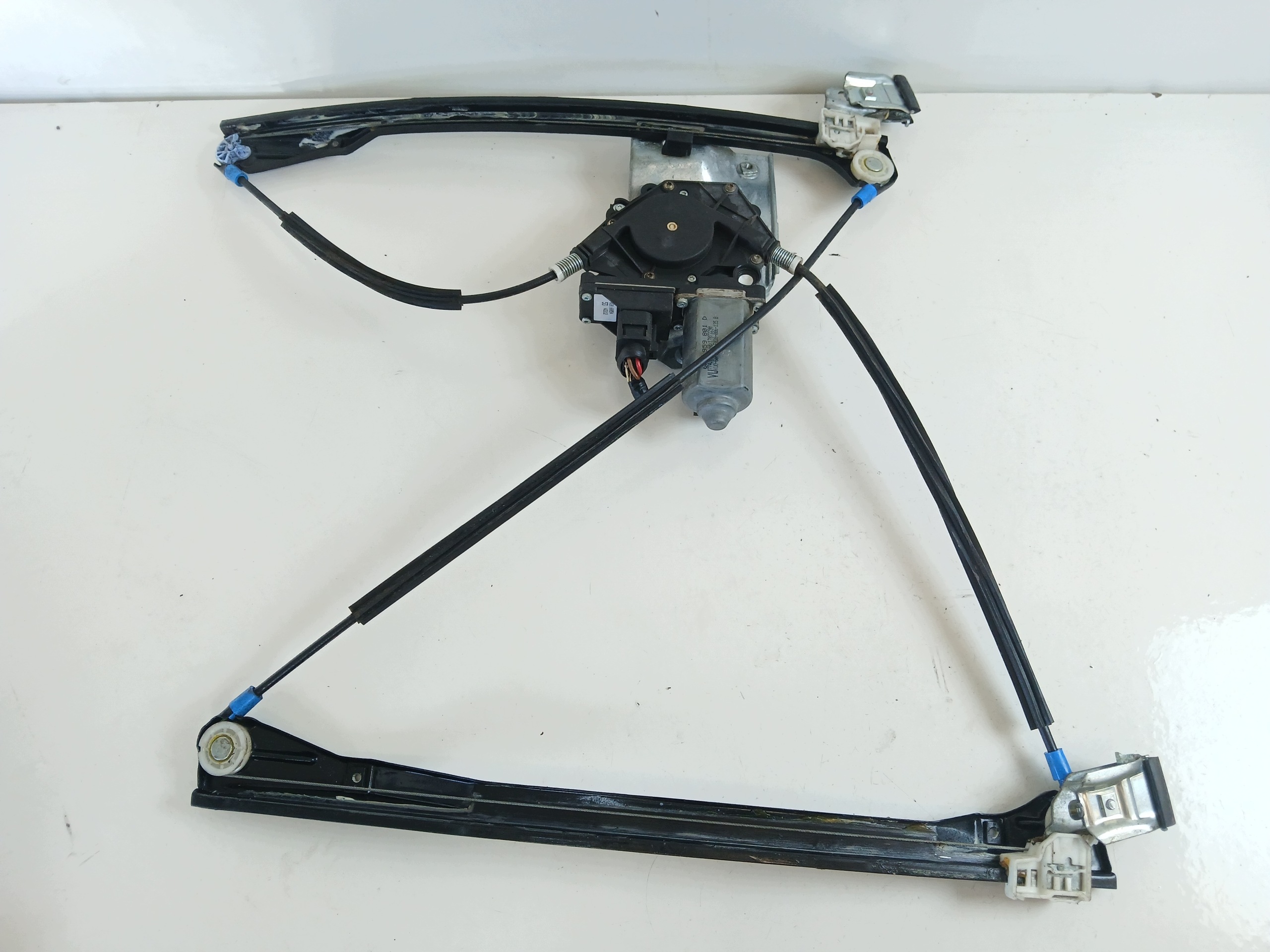 VW Polo 6N III Motor de Vidro Esquerdo Dianteiro 6N3959801D image 4
