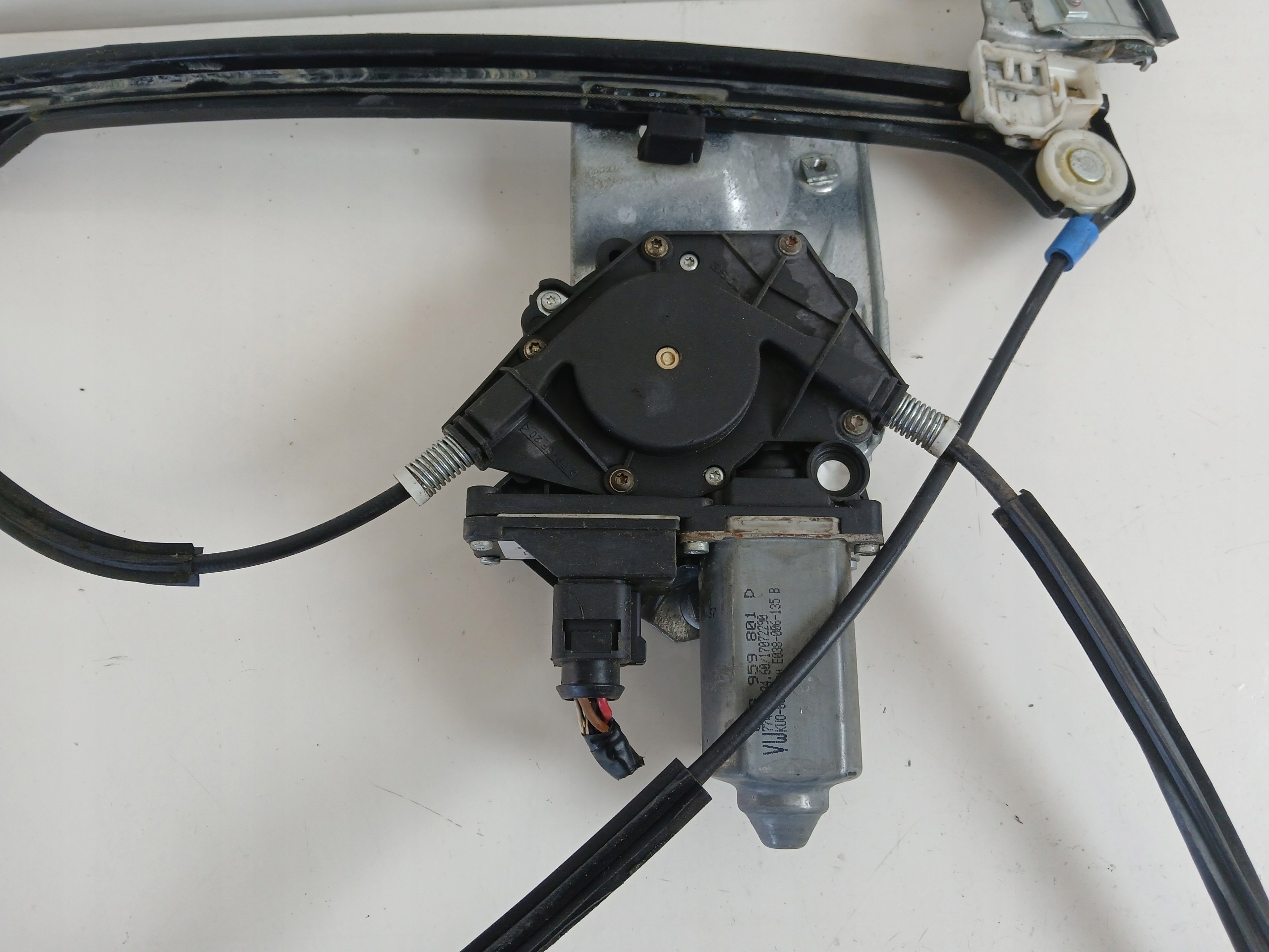 VW Polo 6N III Motor de Vidro Esquerdo Dianteiro 6N3959801D image 5