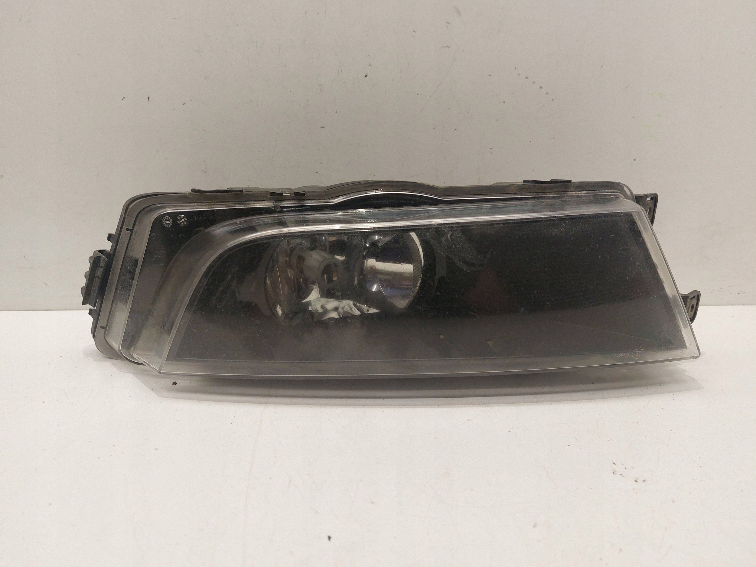 Farol de Neblina Esquerdo Skoda Octavia III 2013-2019 OEM 7192100000 image 2