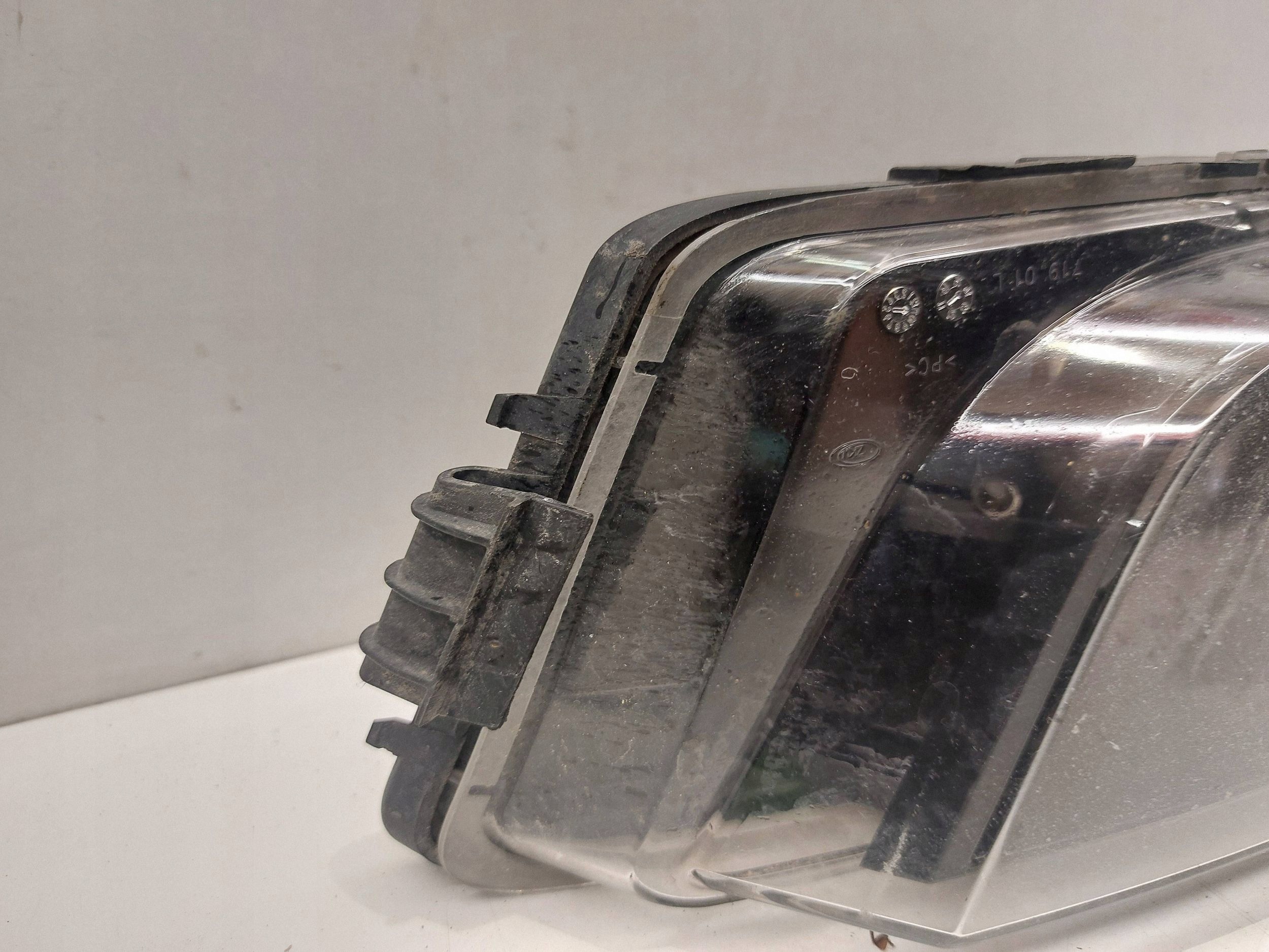 Farol de Neblina Esquerdo Skoda Octavia III 2013-2019 OEM 7192100000 image 3